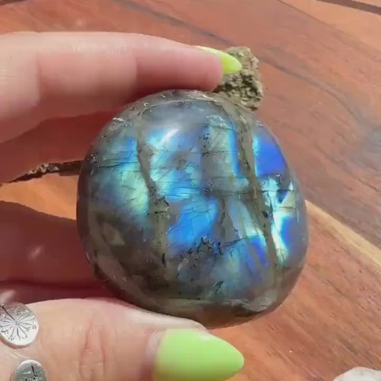 Blue Flash Labradorite Palm Stone