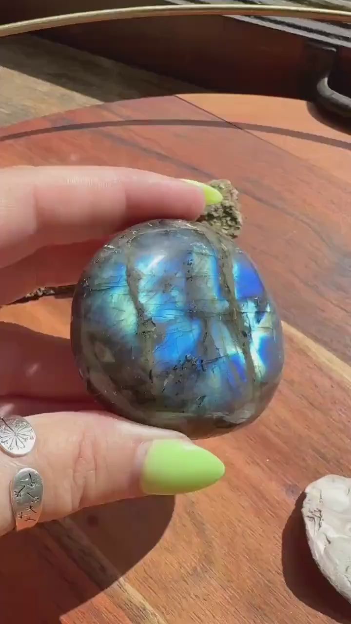 Blue Flash Labradorite Palm Stone