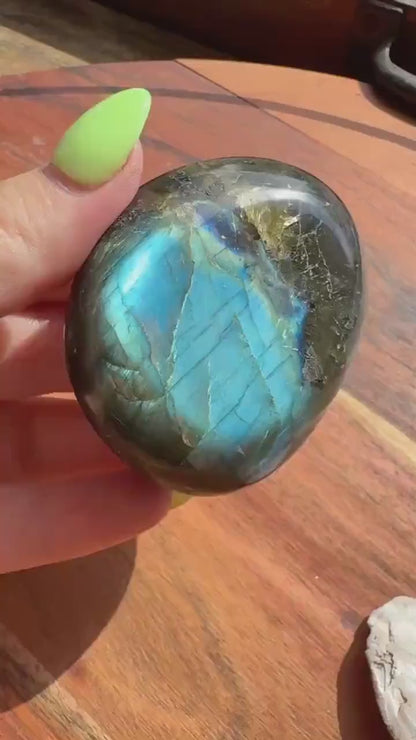 Flashy Labradorite Palm Stone
