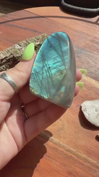 Blue-Green Flash Labradorite Freeform