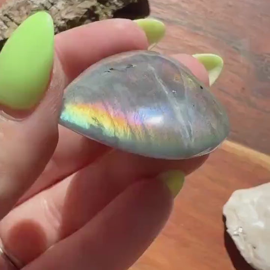 Rainbow Flash Labradorite Heart (Small)