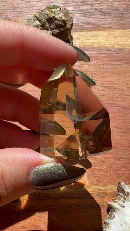 HIGH QUALITY GENUINE CITRINE POINT
