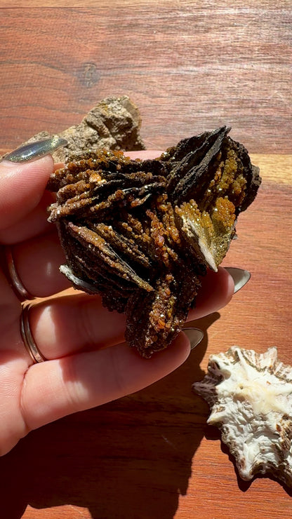 BARITE, MAGANESE + VANADINITE
